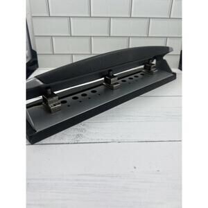 Swingline 10-Sheet Precision Pro Desktop Two To Three Hole Punch 9/32" Holes